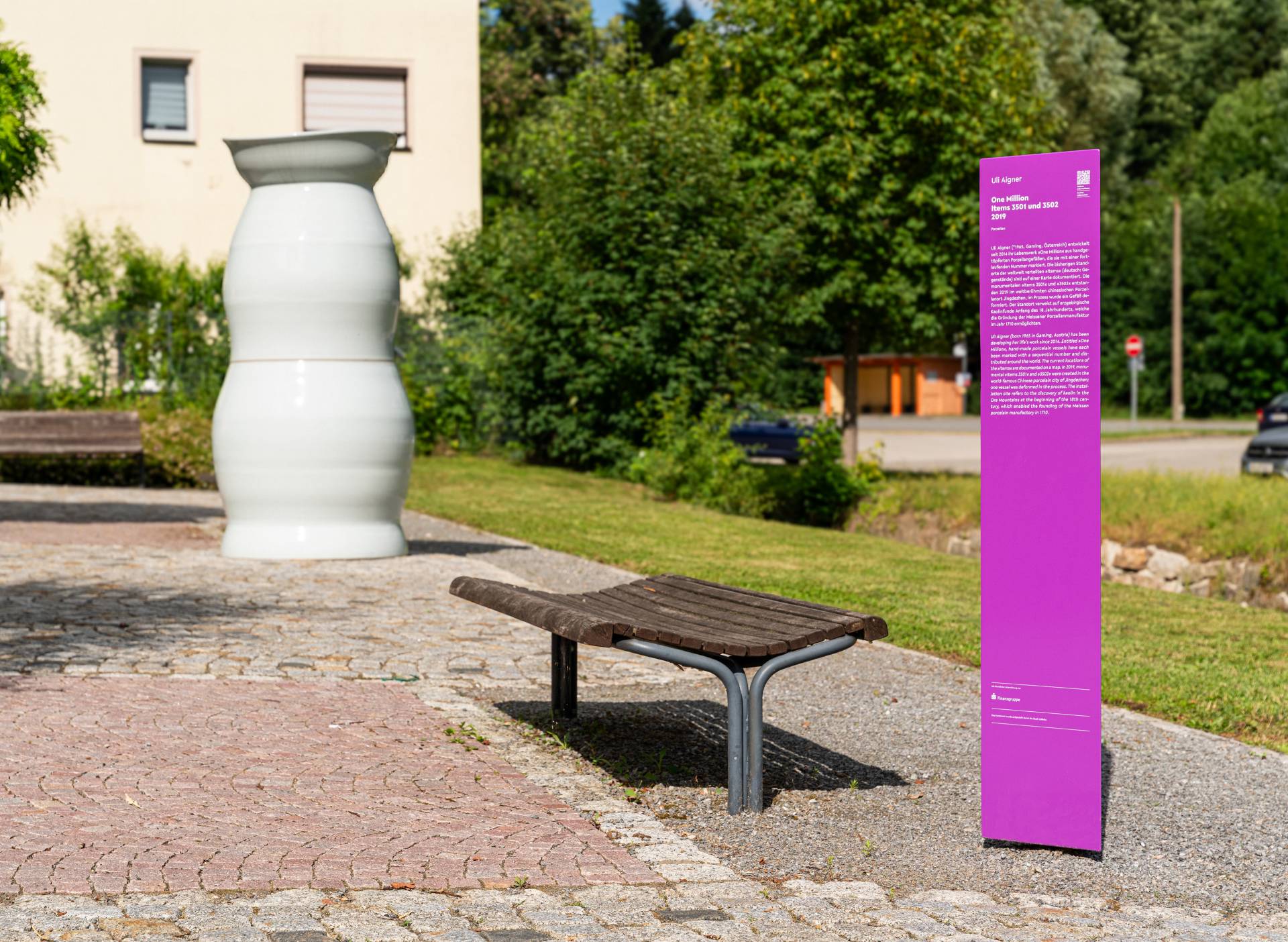 ausstellungen_purple_path_stele_09.jpg