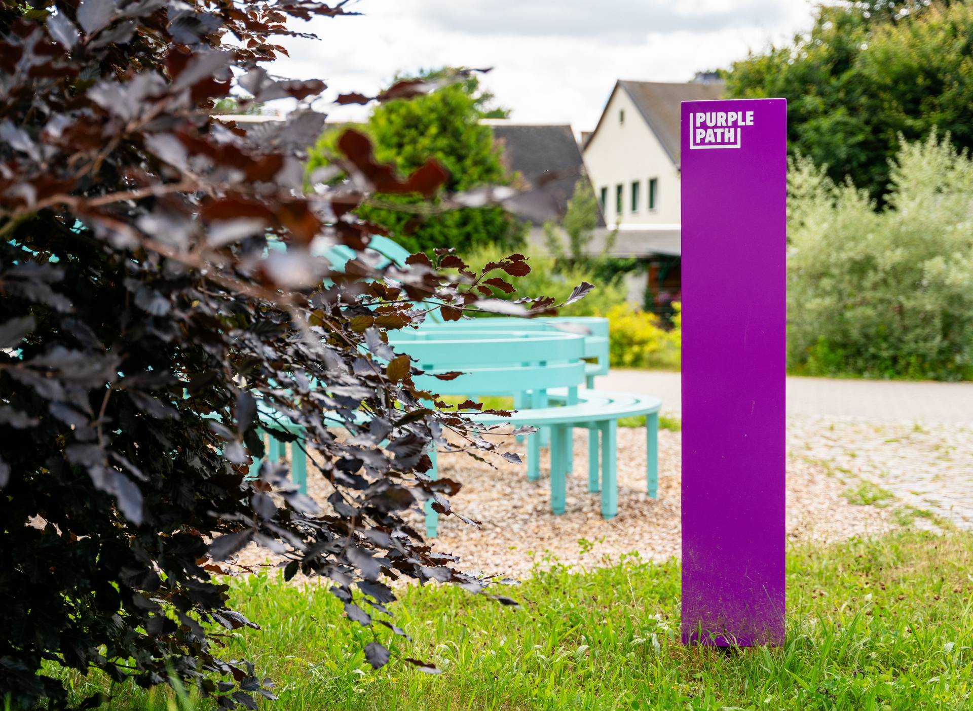 ausstellungen_purple_path_stele_01.jpg