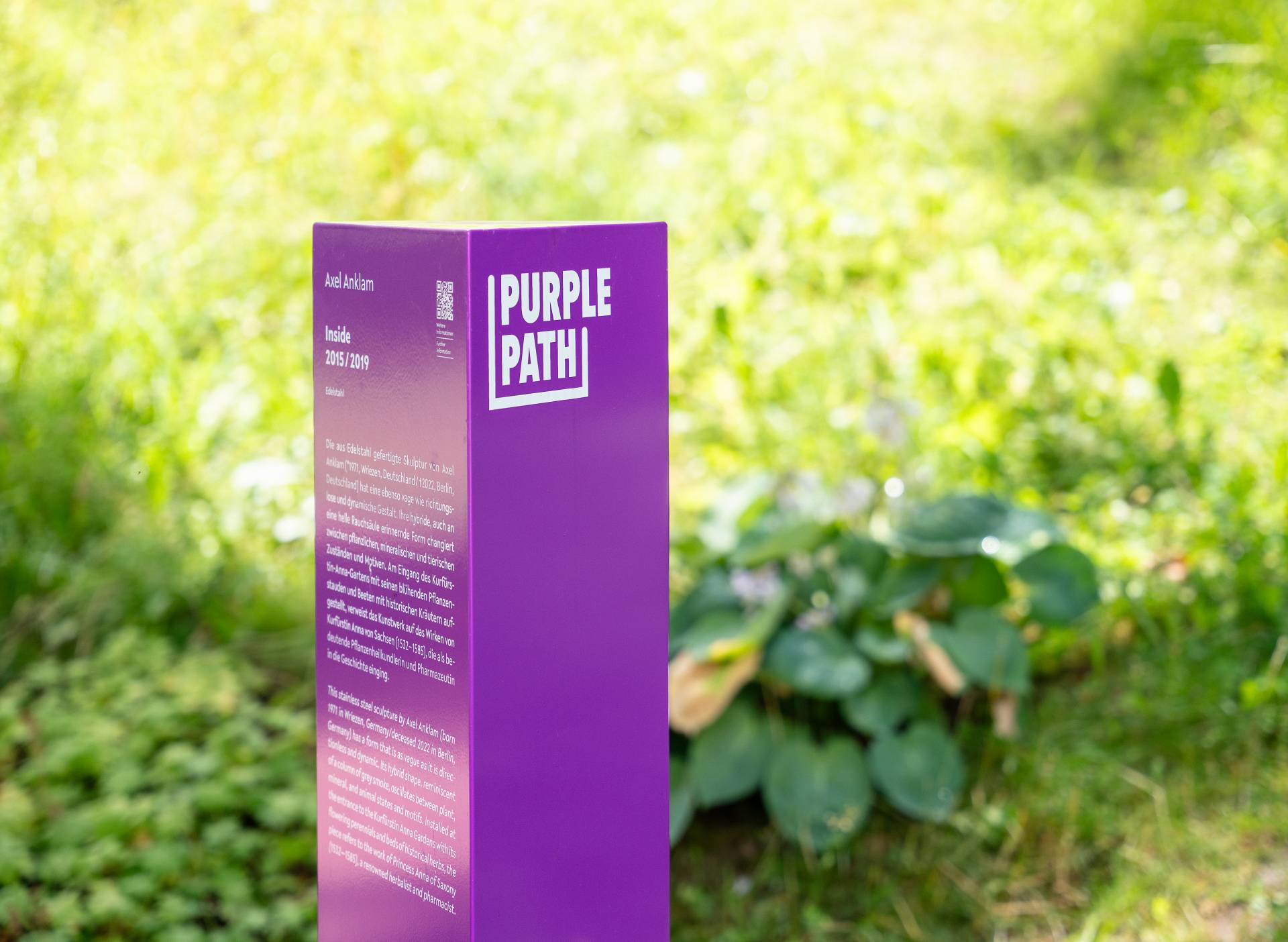 ausstellungen_purple_path_stele_04.jpg